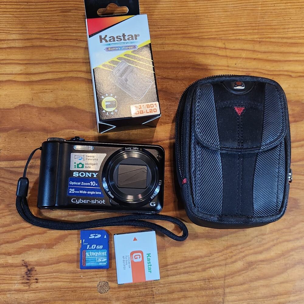 Sony Cyber-Shot DSC-H55 14.1MP Digital Camera Black w/10x Zoom 16 GB Mem Tested